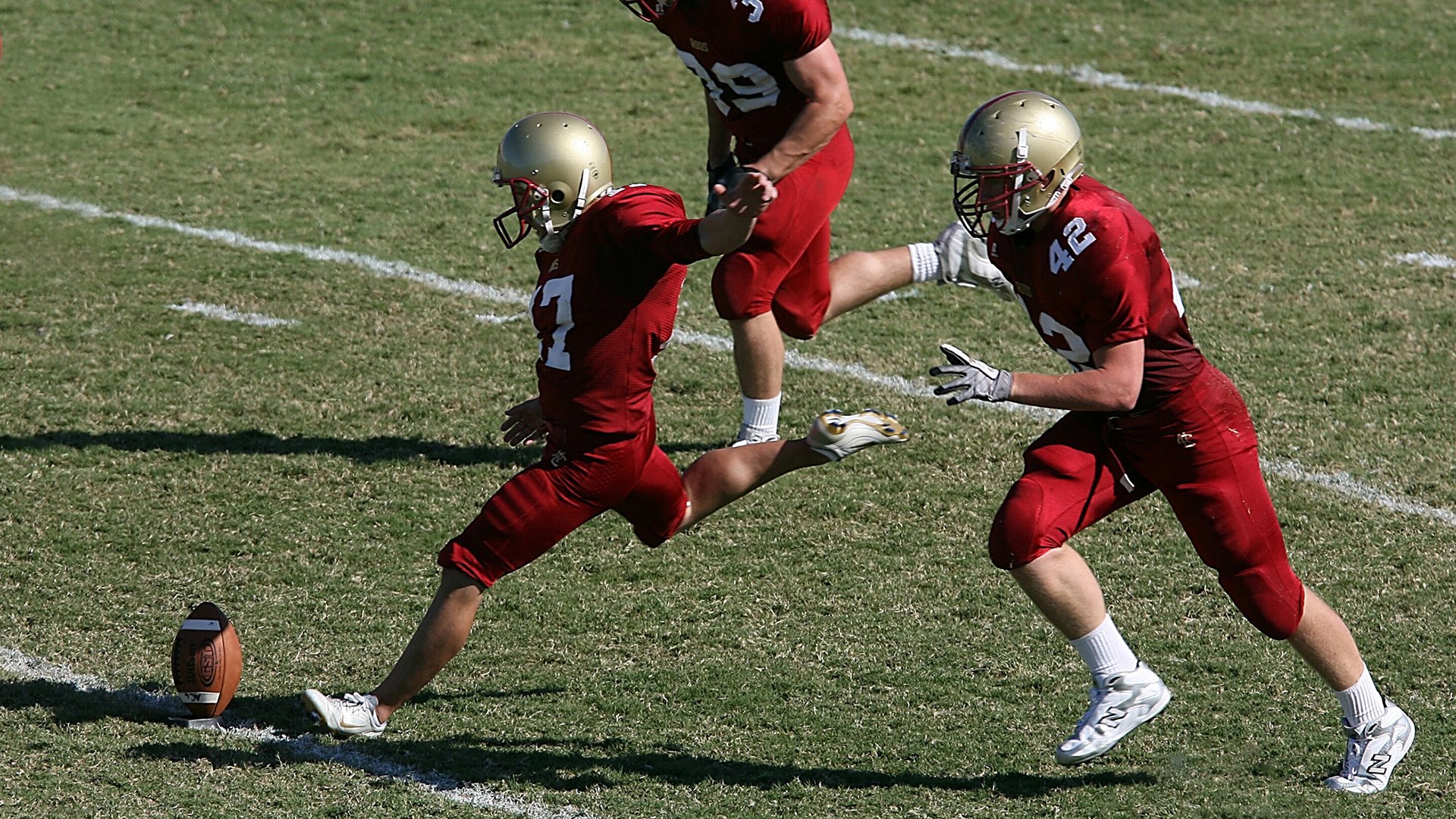 澳大利亚铁血防守下的反击艺术,法比尼奥如何让传控大师比利亚雷亚尔哑火