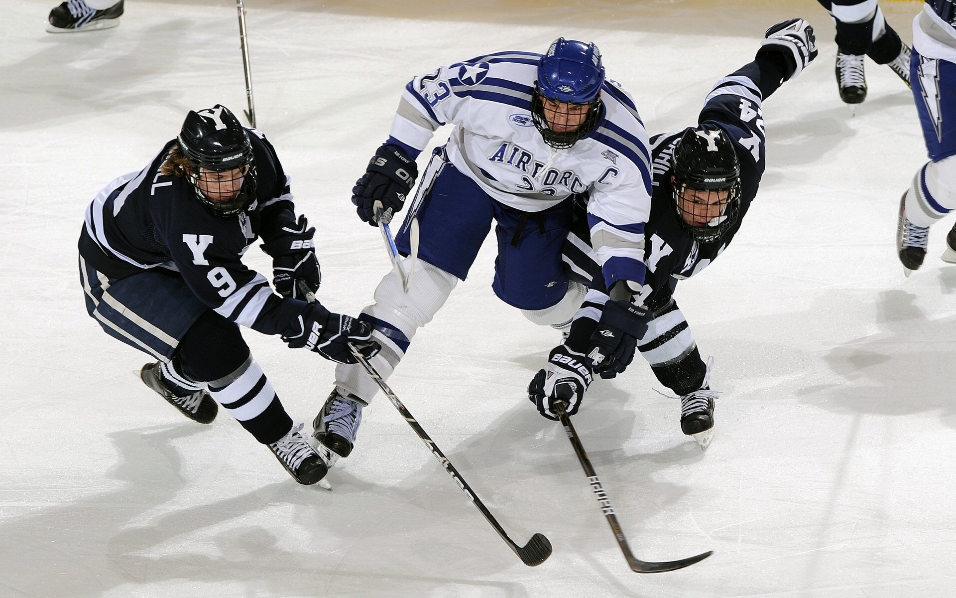 开云体育中国-剑指巴黎！里昂斩落黑马，哈兰德奥运周期关键战上演接管神话